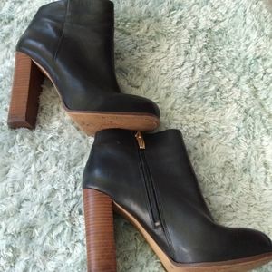 Vince Camuto Grenadine Black Leather Ankle Boots, size 8